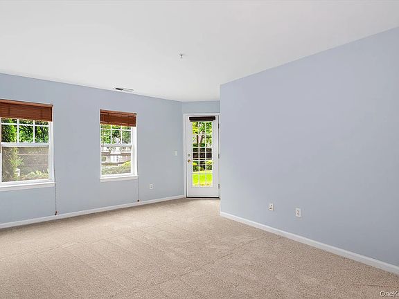 4th image of 444 Highridge Ct