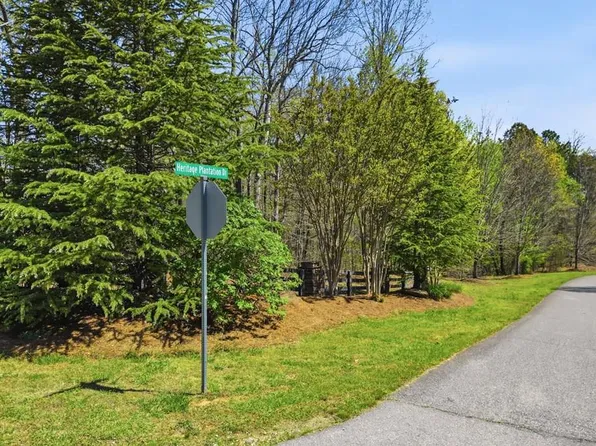 101 Heritage Plantation Dr, Ball Ground, GA 30107