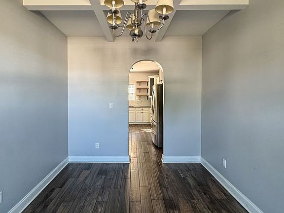 4th image of 172 Huzzas Cir