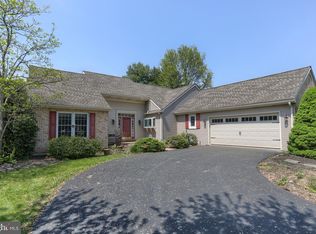 5 Stone Hedge Dr, Lebanon, PA 17042