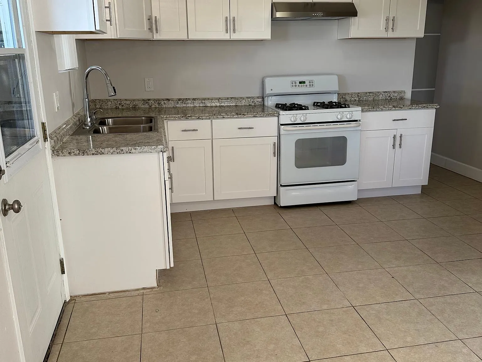 3 bed, 1700 sqft, $2,750 — Photo 2