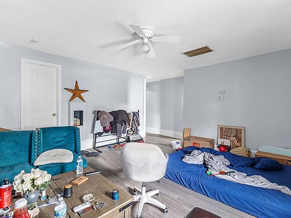 5th image of 3318 W 30th St