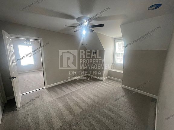 3rd image of 863 Valleystream Rd