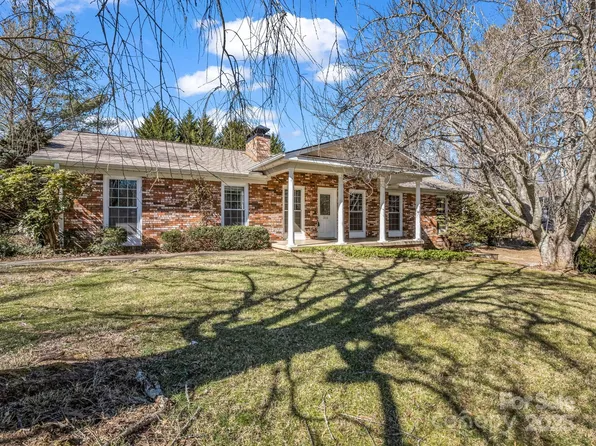 315 Tree Haven Blvd, Hendersonville, NC 28791