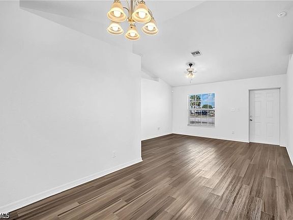 3rd image of 610 Orchard Park Dr