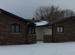 2 Bona Terra Dr, Ottawa, IL 61350