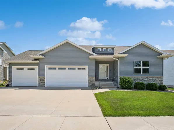 3065 Ridgeview Dr, Ely, IA 52227