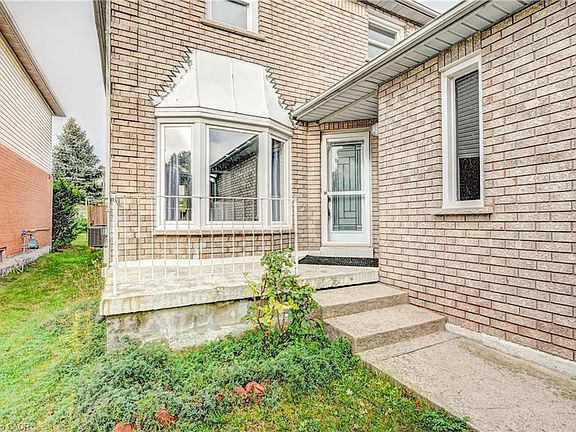 4th image of 549 Burnett Ave