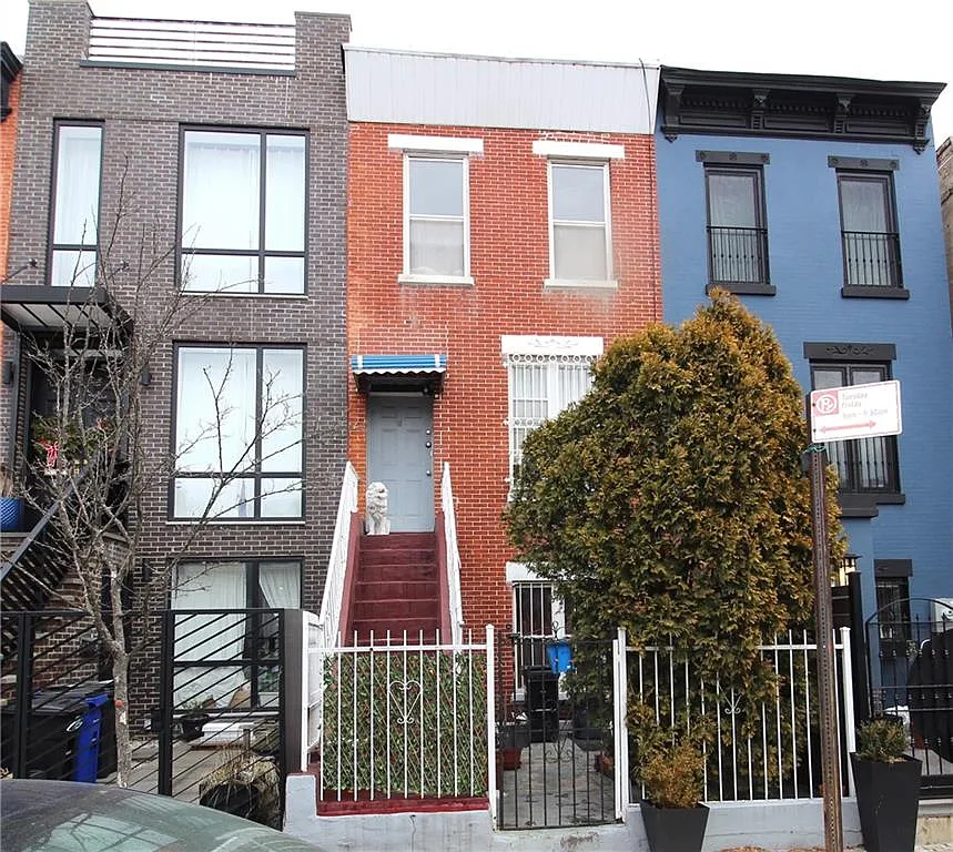 15A Dewey Pl photo 1
