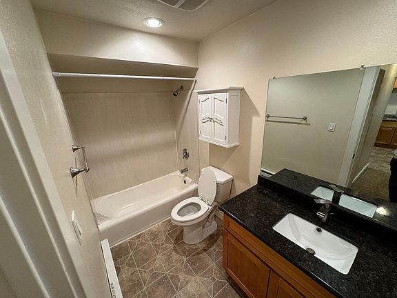 2nd image of 627 N Anderson St APT 1