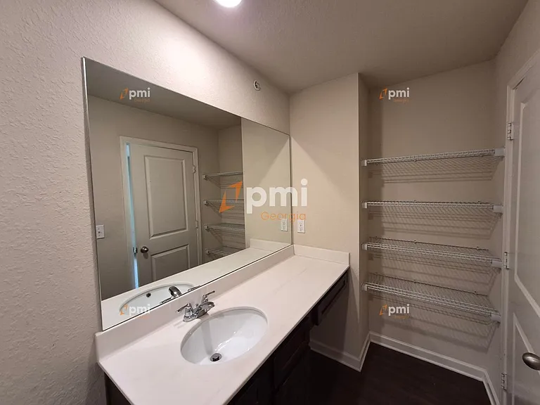 511 Highwood Ln — Photo 13