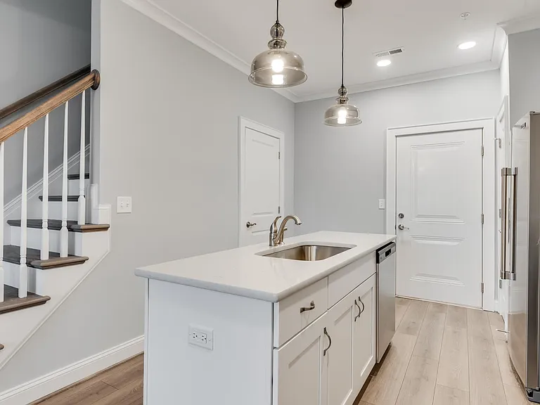 392 Armitage Walk #A — Photo 7