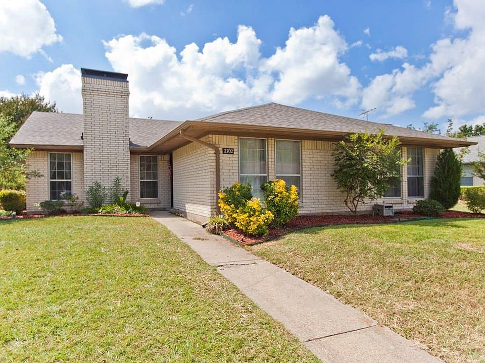 1st image of 2702 Meadow Park Dr