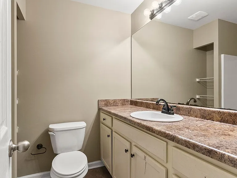 242 Cedar Crst — Photo 16