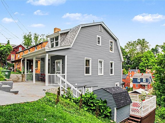 4th image of 921 Saint Anne St