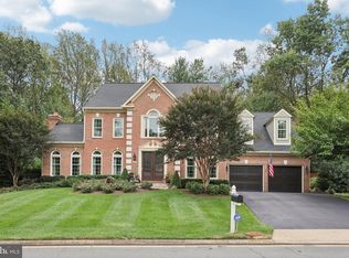 11186 Longwood Grove Dr, Reston, VA 20194