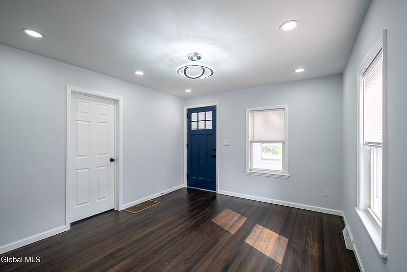 5th image of 15 Wilson Avenue