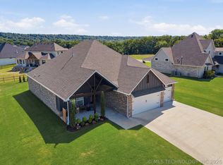 18951 E Orchard Cir, Catoosa, OK 74015