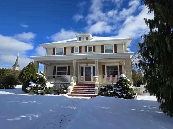 535 Maple St, Manistee, MI 49660