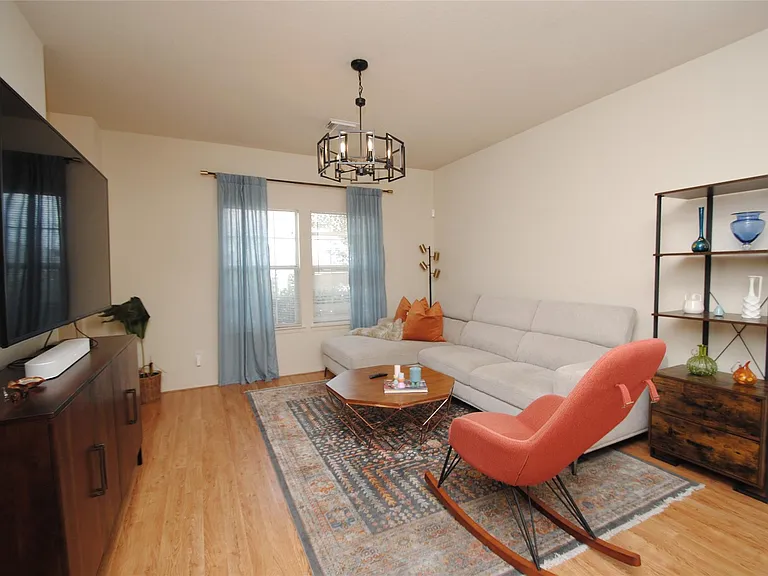 6363 Provident Green Dr — Photo 6