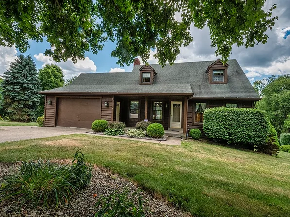 310 Evans Rd, Zelienople, PA 16063