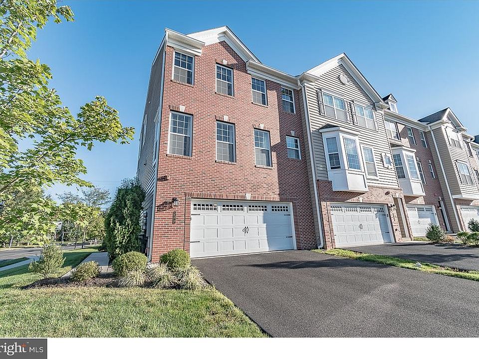1st image of 244 Saddlebrook Dr