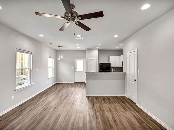 4th image of 207 Peruna Dr