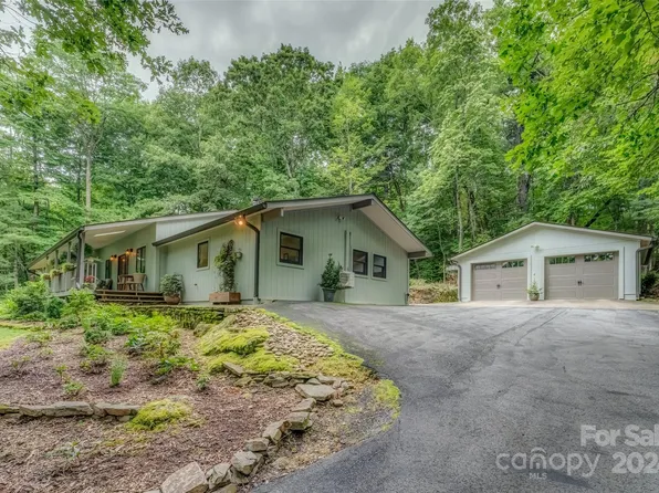 1367 Cardinal Rd, Brevard, NC 28712