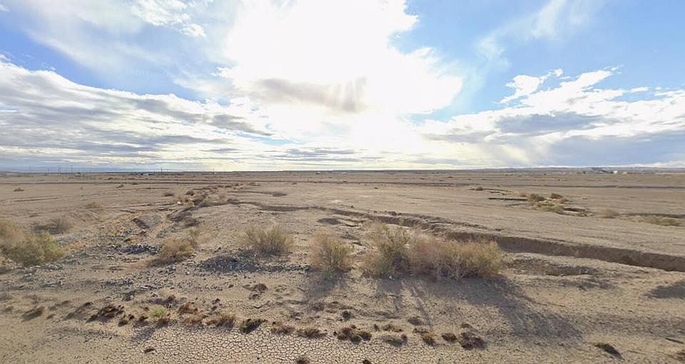 1st image of 2058 Salton Dr