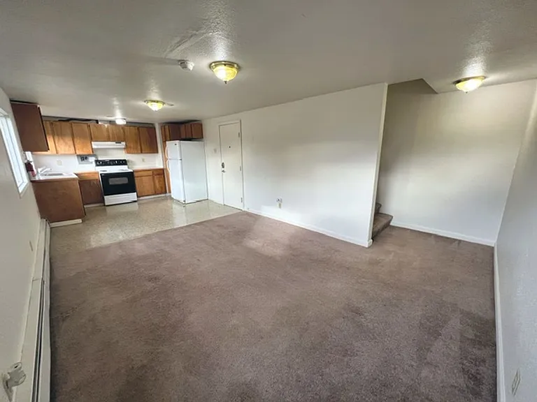 1335 Hyder St — Photo 104