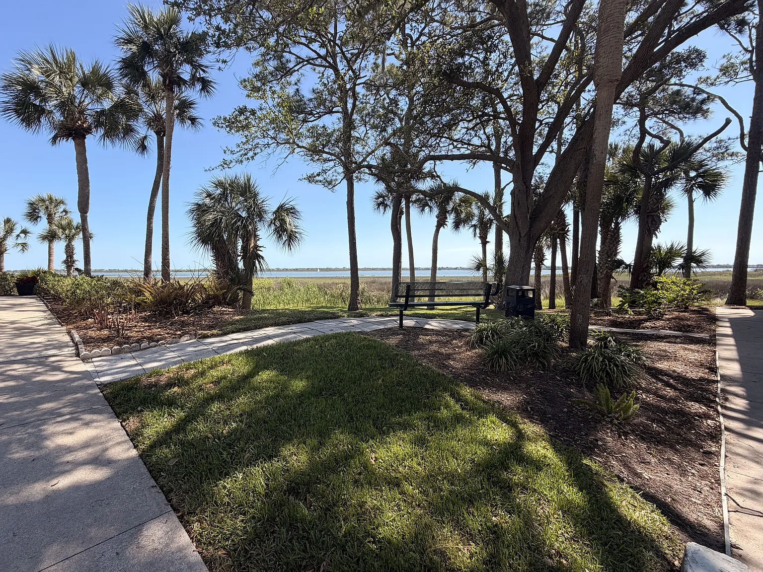 2 bed, 880 sqft, $1,600 — Photo 3