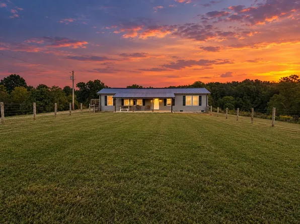 1162 Junction Farms Ln, Berry, KY 41003
