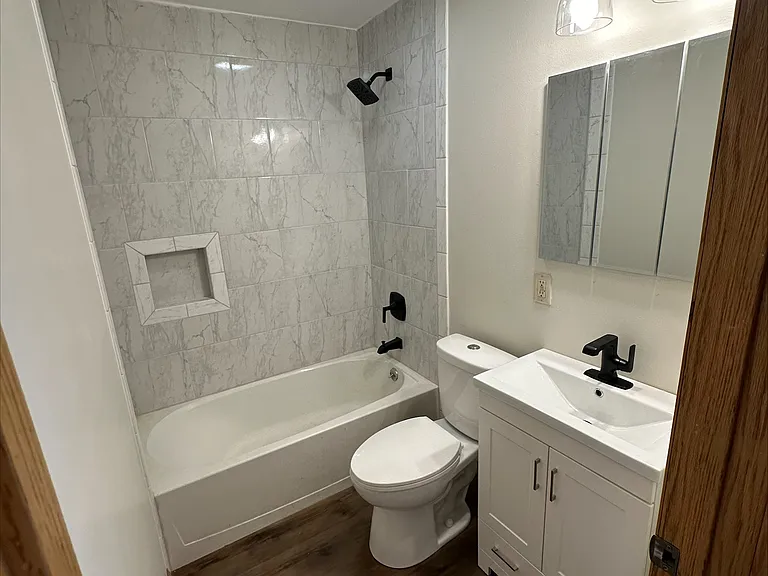 2622 N Newhall St #A — Photo 2