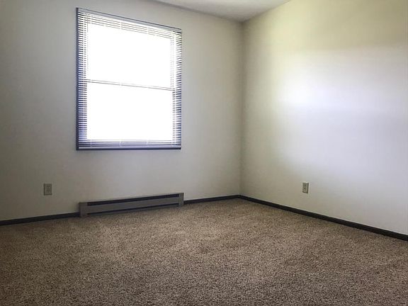 3rd image of 2702 Fryklund Dr #8