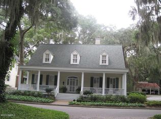 8 Waterside Dr, Beaufort, SC 29907