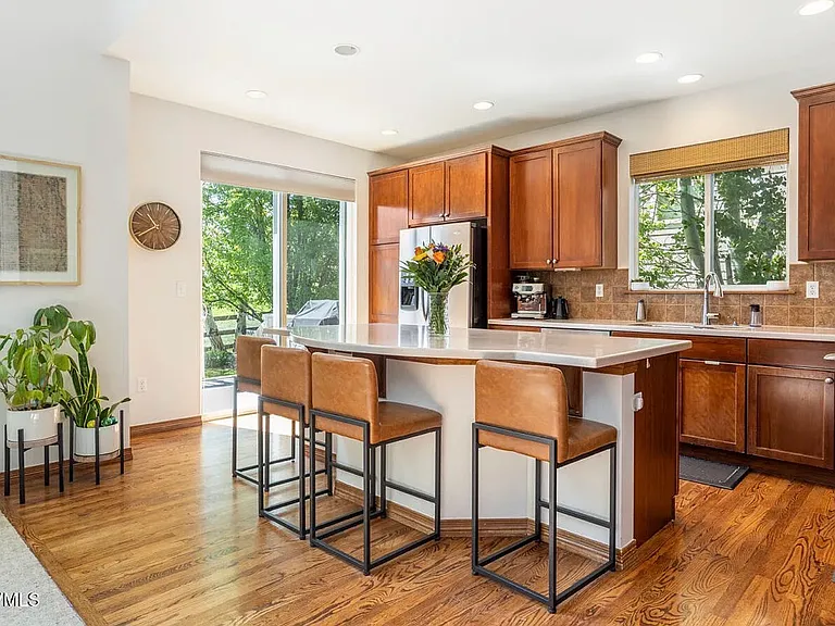 250 Greenhorn Ave — Photo 4