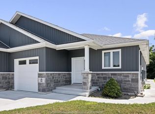61 Pereira Dr, Essex, ON N0R 1G0