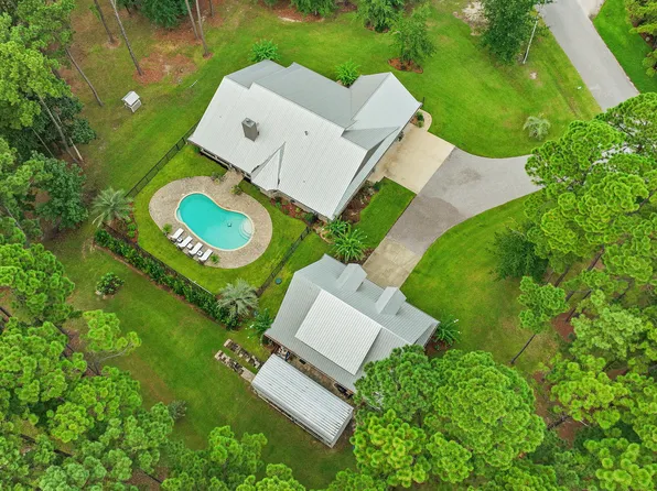 1479 Lagrange Rd, Freeport, FL 32439
