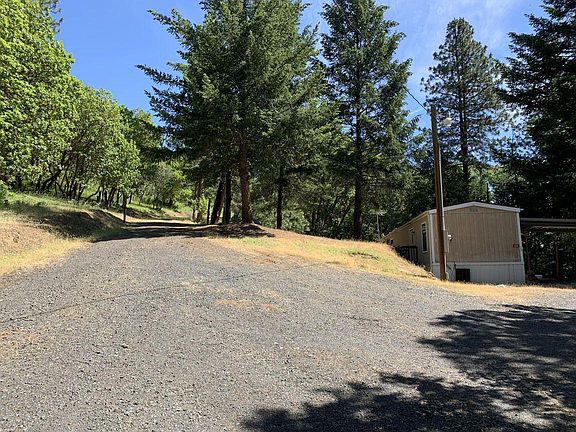 4th image of 468 Strawberry Hill Ln