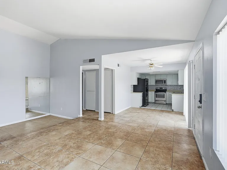 126 W Loma Vista Dr #101 — Photo 8