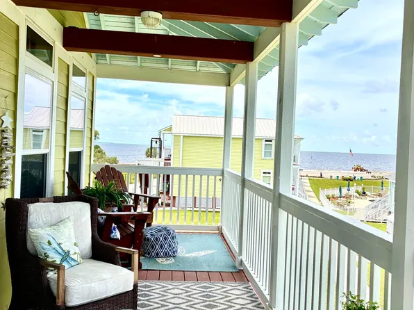 1515 E Beach Blvd #212, Pass Christian, MS 39571