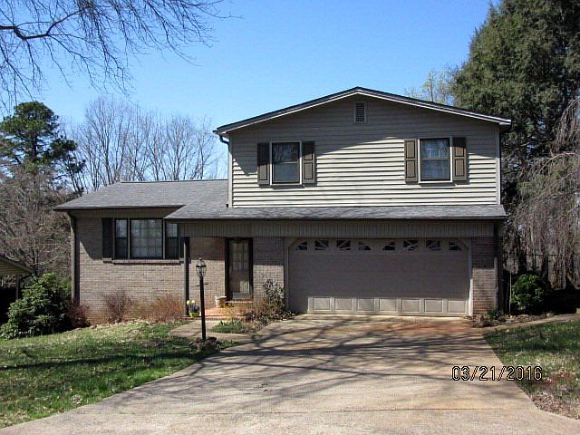 1st image of 568 Ferndale Dr