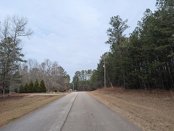 4th image of 48 Fawn Dr