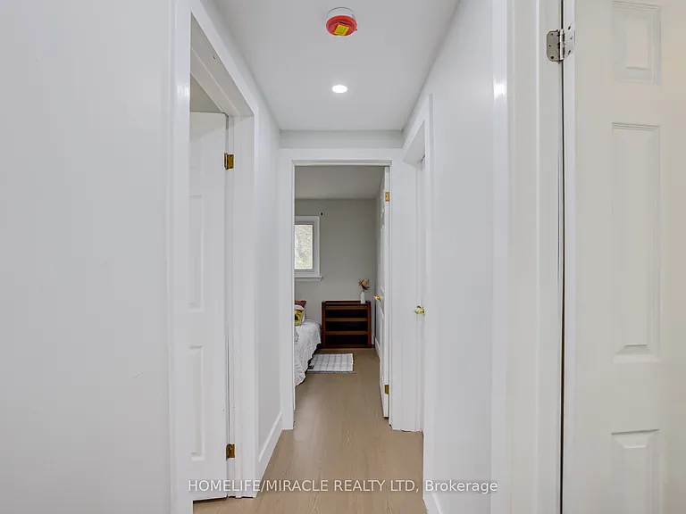 122 Ormond Dr — Photo 16