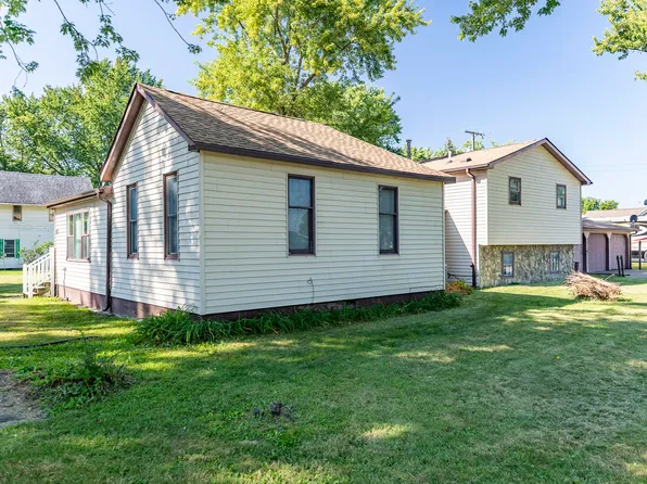 207 N Washington St, Wanatah, IN 46390