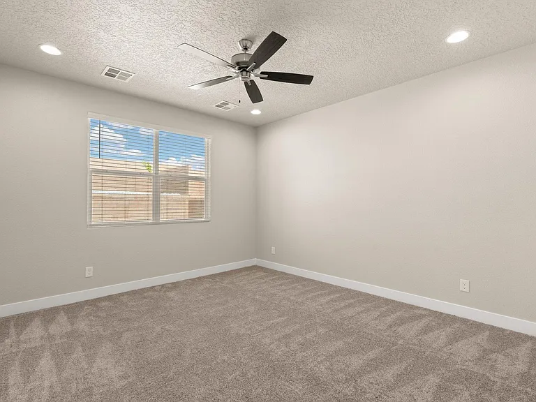 6801 Cleary Loop NE — Photo 22