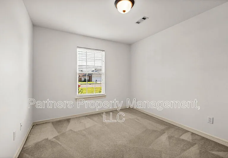 1257 Fox Run Ln — Photo 18
