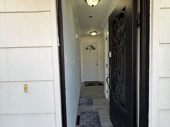 2nd image of 39 Sunset Rd S #2
