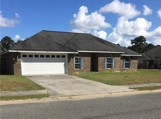 173 Manchester Ct, Midway, GA 31320