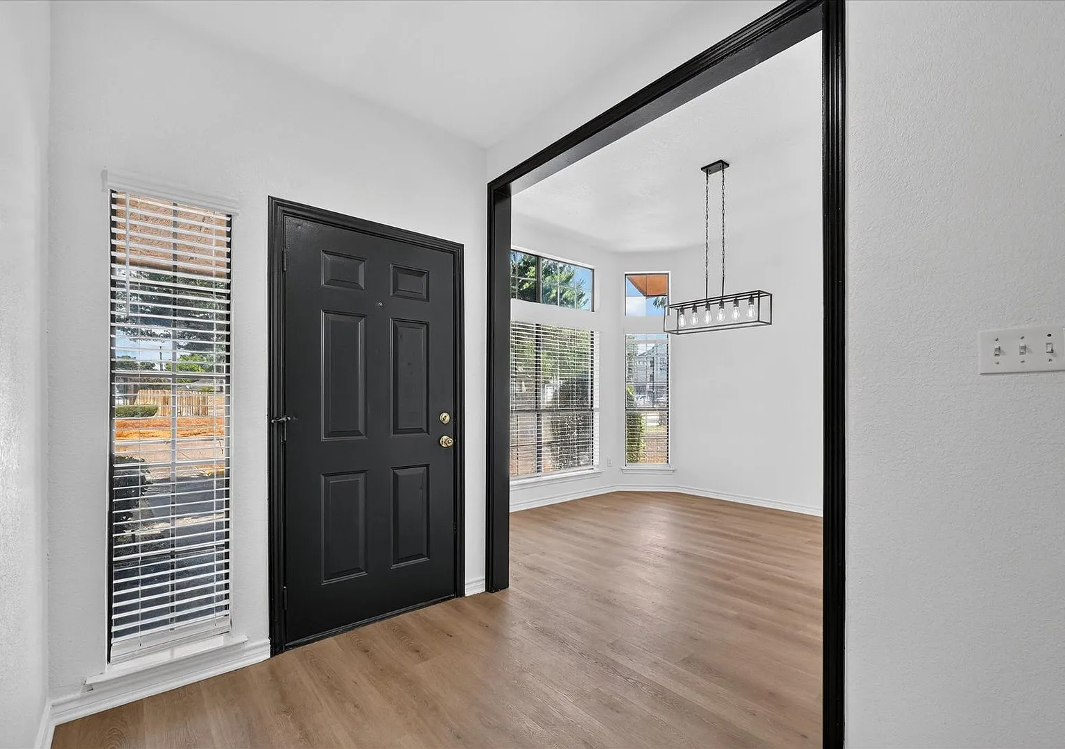 4050 Saint Christopher Ln — Photo 4